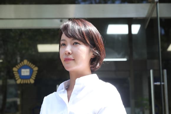 Hwang Jung-eum Faces Embezzlement Charges; Prosecutors Seek 3-Year Incarceration